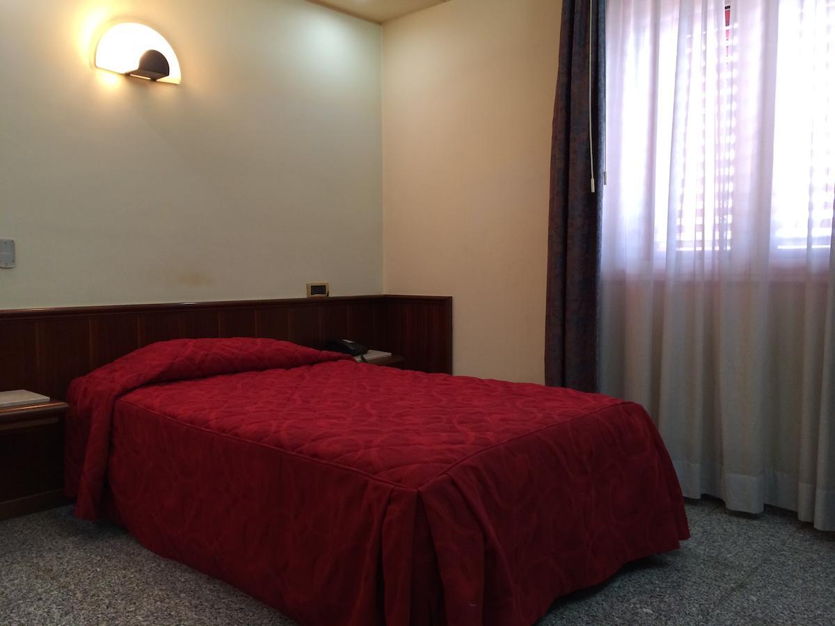 Re Di Cuori Hotel Caianello Chambre photo